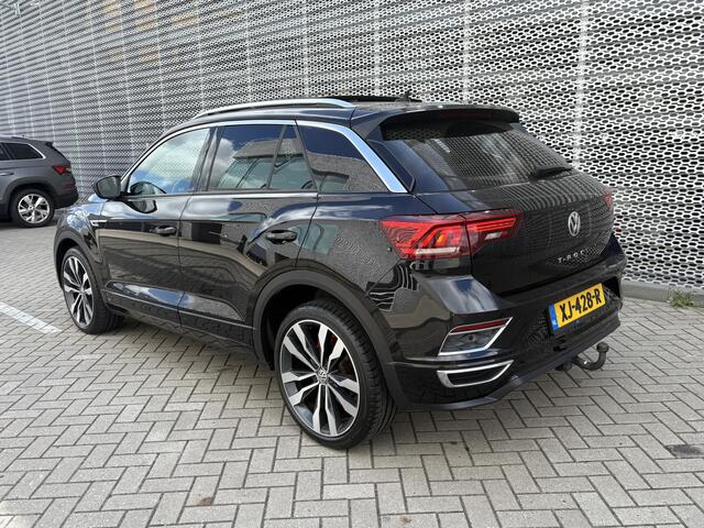 Volkswagen T-Roc 1.5 TSI R-line / Digitaal dashboard / Navigatie / Trekhaak / Bearlock / Suzuka 19 inch velgen /