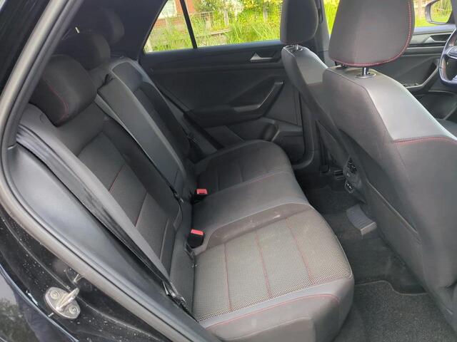 Volkswagen T-Roc 1.5 TSI Sport Business R / AUTOMAAT/ PARK. SENSOREN + CAMERA/ ADAPT. CRUISE/ PANO/ NAVI/ DAB/ APP-CONNECT/ RIJ-MODI