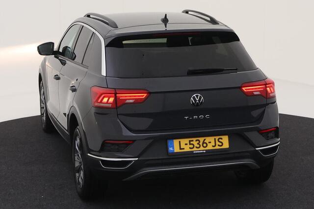 Volkswagen T-Roc 1.0 TSI Style / ADAPT. CRUISE/ CLIMA/ PARK. SENSOREN/ BLUETOOTH/ DAB/ NAVI