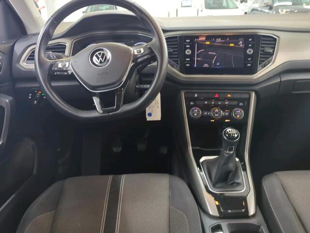 Volkswagen T-Roc 1.0 TSI Style / ADAPT. CRUISE/ CLIMA/ PARK. SENSOREN/ BLUETOOTH/ DAB/ NAVI
