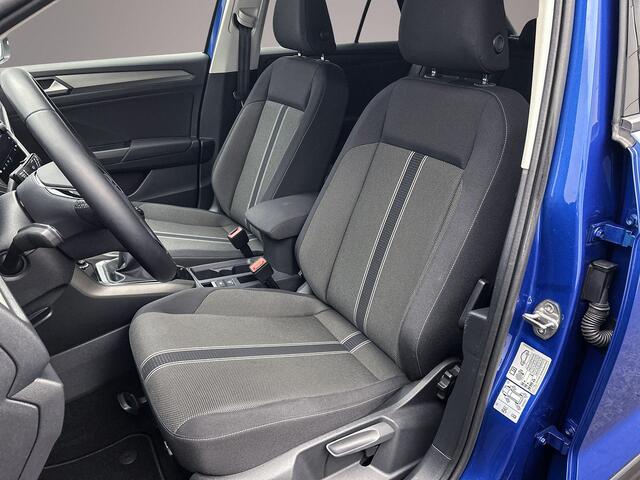 Volkswagen T-Roc Style 1.0 TSI 110pk Adaptive cruise control, Stoelverwarming, Parkeersensoren, App connect, DAB, Radio, Airco, Bluetooth, 16 inch lichtmetalen velgen
