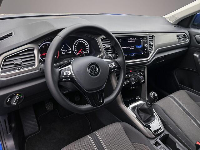 Volkswagen T-Roc Style 1.0 TSI 110pk Adaptive cruise control, Stoelverwarming, Parkeersensoren, App connect, DAB, Radio, Airco, Bluetooth, 16 inch lichtmetalen velgen