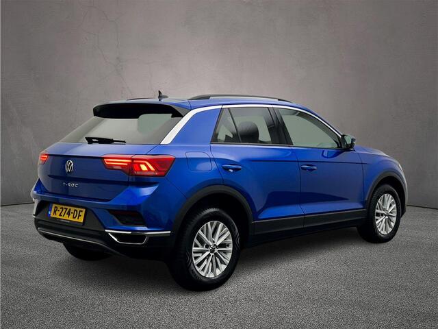 Volkswagen T-Roc Style 1.0 TSI 110pk Adaptive cruise control, Stoelverwarming, Parkeersensoren, App connect, DAB, Radio, Airco, Bluetooth, 16 inch lichtmetalen velgen