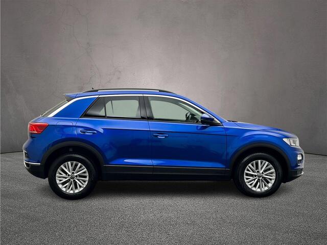 Volkswagen T-Roc Style 1.0 TSI 110pk Adaptive cruise control, Stoelverwarming, Parkeersensoren, App connect, DAB, Radio, Airco, Bluetooth, 16 inch lichtmetalen velgen