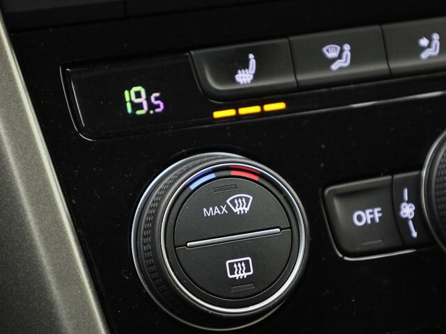 Volkswagen T-Roc 1.0TSI/110PK Style · Camera + Parkeersensoren · Apple/Android Car Play · Stoelverwarming · Lane assist ·