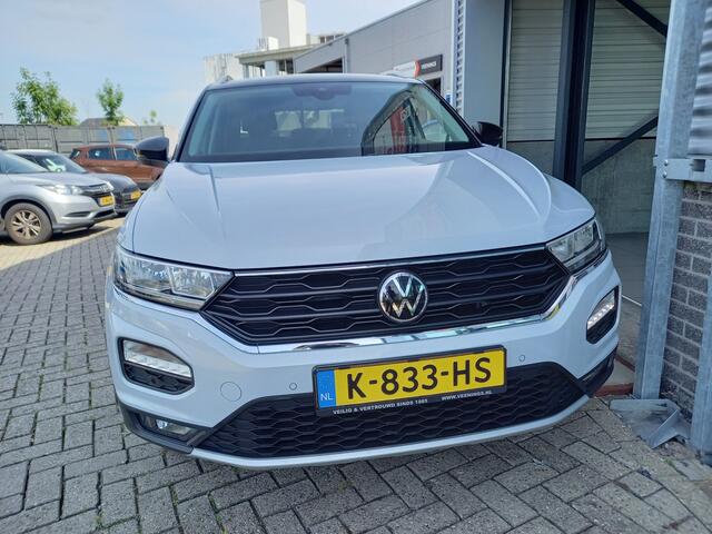 Volkswagen T-Roc 1.5 TSI Style Business NL AUTO - 1 EIGENAAR - CAMERA - PDC V/A - ADAPTIVE CRUISE - STOELVERW - CARPLAY / ANDROID -