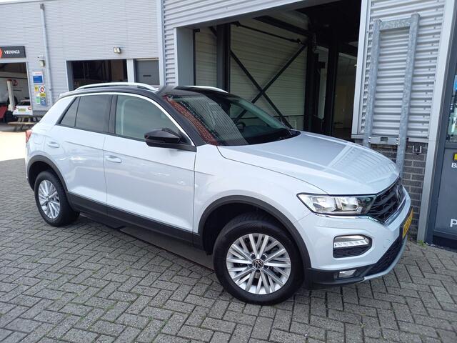 Volkswagen T-Roc 1.5 TSI Style Business NL AUTO - 1 EIGENAAR - CAMERA - PDC V/A - ADAPTIVE CRUISE - STOELVERW - CARPLAY / ANDROID -
