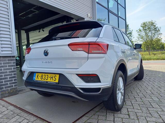 Volkswagen T-Roc 1.5 TSI Style Business NL AUTO - 1 EIGENAAR - CAMERA - PDC V/A - ADAPTIVE CRUISE - STOELVERW - CARPLAY / ANDROID -