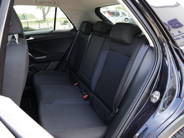 Volkswagen T-Roc 1.5 TSI AUTOM. United 150PK ADAPT. CRUISE | TREKH. | NAVI | ECC | PDC V+A