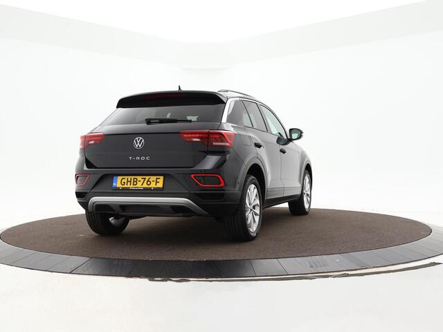 Volkswagen T-Roc 1.5 TSI 150pk DSG Life Edition · Camera · Side Assist · Parkeerassistent · Keyless · ACC · Apple/Android Car Play · 17"Velgen · 06-08-2028 of 100.000km