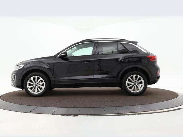 Volkswagen T-Roc 1.5 TSI 150pk DSG Life Edition · Camera · Side Assist · Parkeerassistent · Keyless · ACC · Apple/Android Car Play · 17"Velgen · 06-08-2028 of 100.000km