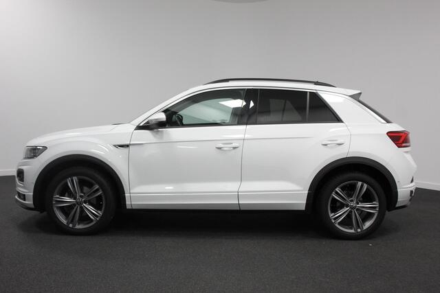 Volkswagen T-Roc 1.5 TSI 150pk R-Line Sport DSG | Navigatie | Climate Control | Camera | Virtual Cockpit | Elektrische achterklep | DAB | Lane assist | Adaptive cruise control |