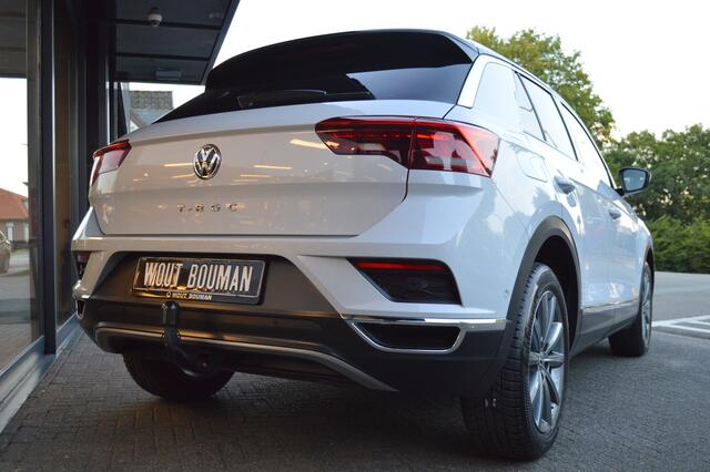 Volkswagen T-Roc 1.5 TSI Sport DSG Led Panorama Acc Camera Keyless Afn.Trekh Pdc