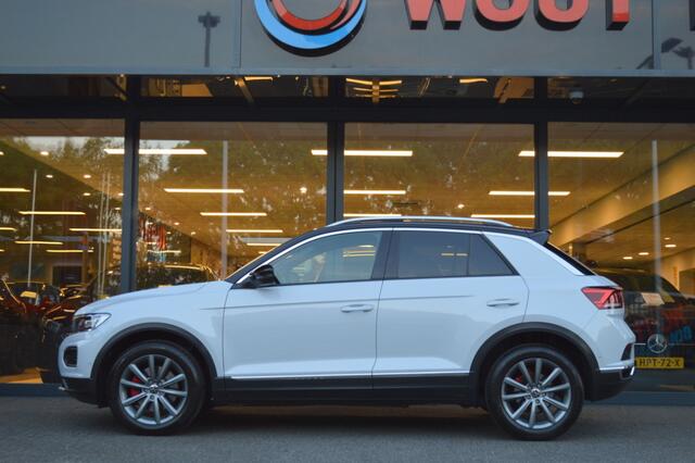 Volkswagen T-Roc 1.5 TSI Sport DSG Led Panorama Acc Camera Keyless Afn.Trekh Pdc