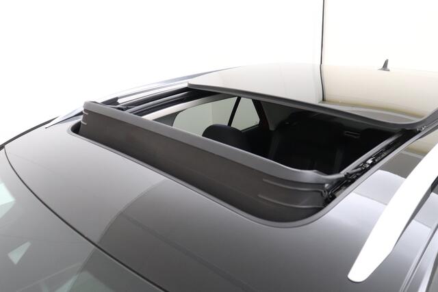 Volkswagen T-Roc 1.5 150 PK Aut. TSI Style Plus Pano-dak Trekhaak Digi. Dash