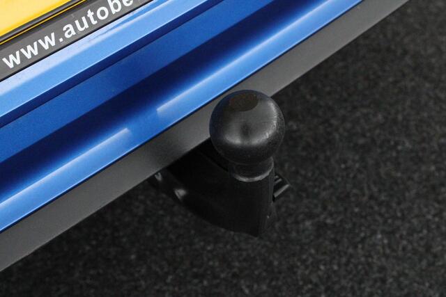 Volkswagen T-Roc 1.5 TSI 150pk DSG R-Line Sport Trekhaak Camera Virtual Cockpit Keyless Stoelverwarming Navigatie
