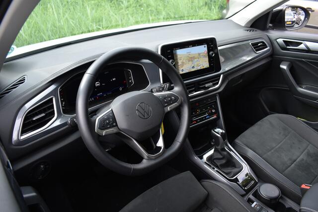 Volkswagen T-Roc 1.5 TSI DSG 150PK Style VIRTUAL/TREKHAAK/IQ-LIGHT