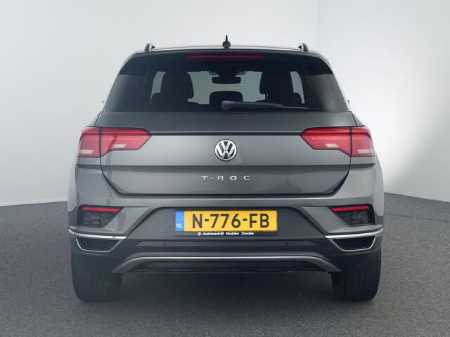 Volkswagen T-Roc 1.5 TSI Sport Business R-line afneembare trekhaak | Vitual | Camera |