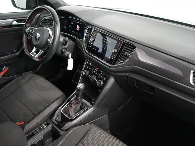 Volkswagen T-Roc 1.5 TSI Sport Business R-Line | Pano | trekhaak | ACC | Carplay