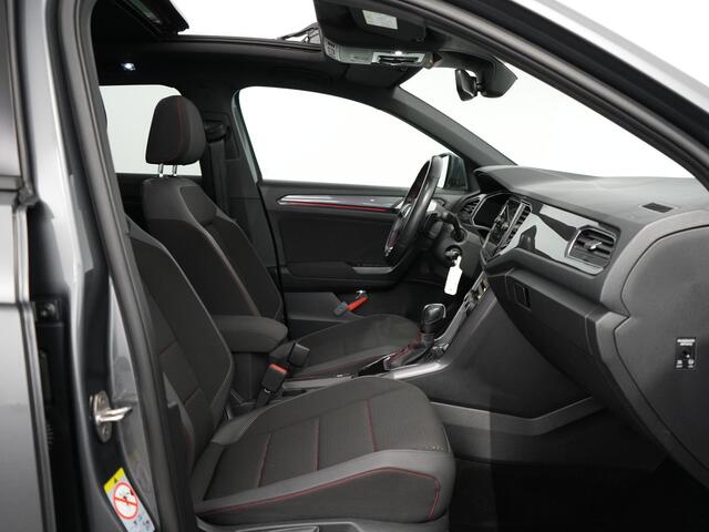 Volkswagen T-Roc 1.5 TSI Sport Business R-Line | Pano | trekhaak | ACC | Carplay
