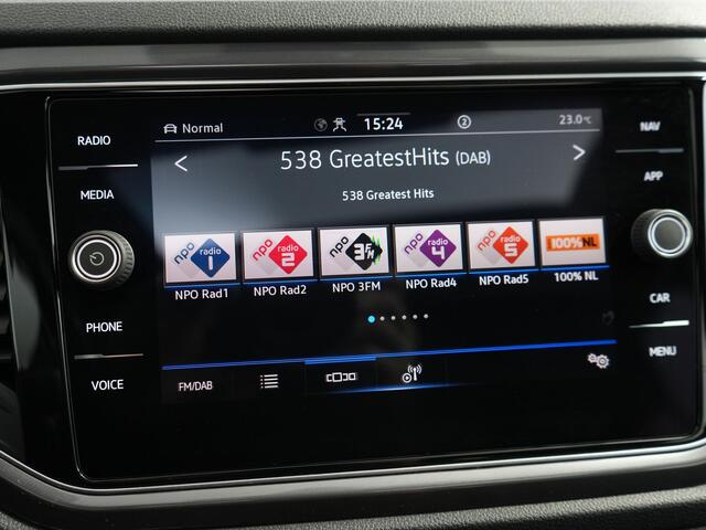 Volkswagen T-Roc 1.5 TSI Sport Business R-Line | Pano | trekhaak | ACC | Carplay