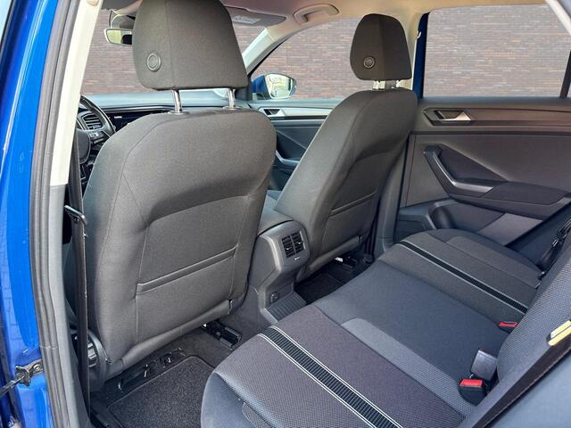 Volkswagen T-Roc 1.0 TSI ECC LM VELGEN NAVIGATIE TREKHAAK