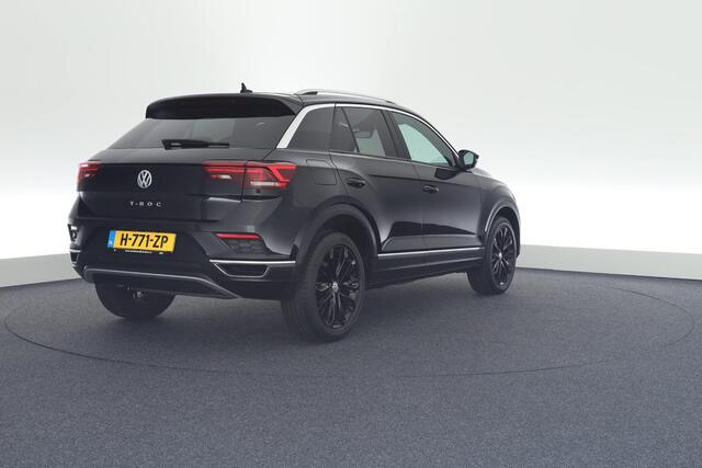 Volkswagen T-Roc 1.5 TSI 150pk DSG Sport Camera Virtual Cockpit Stoelverwarming Navigatie