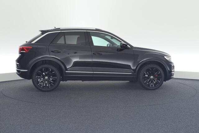 Volkswagen T-Roc 1.5 TSI 150pk DSG Sport Camera Virtual Cockpit Stoelverwarming Navigatie