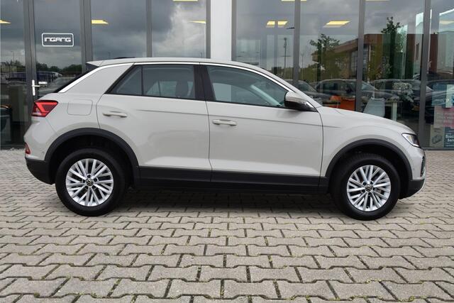 Volkswagen T-Roc 1.5 TSI Life Business | LED | DAB | Trekhaak |