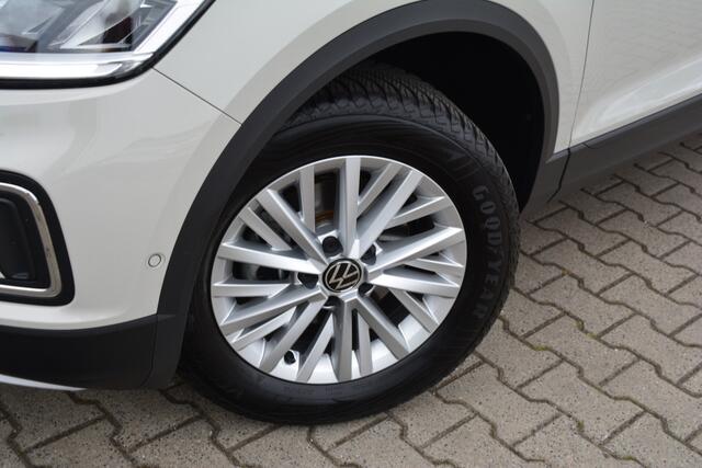 Volkswagen T-Roc 1.5 TSI Life Business | LED | DAB | Trekhaak |
