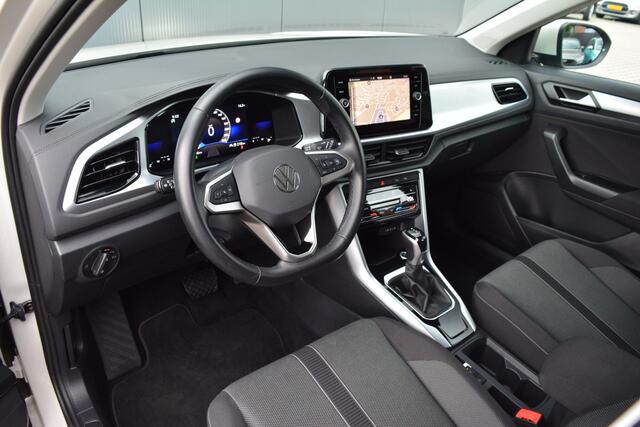 Volkswagen T-Roc 1.5 TSI Life Business | LED | DAB | Trekhaak |