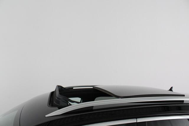 Volkswagen T-Roc 1.5 TSI Sport Business R-Line > Pano.schuif/Beats/Trekhaak/Zwart dak/Keyless/Camera/LED...
