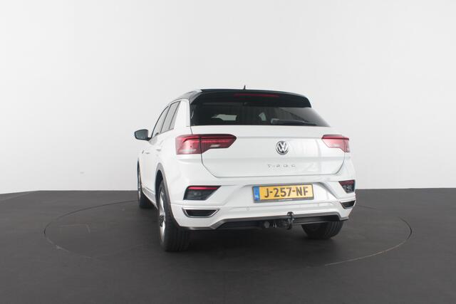 Volkswagen T-Roc 1.5 TSI Sport Business R-Line > Pano.schuif/Beats/Trekhaak/Zwart dak/Keyless/Camera/LED...