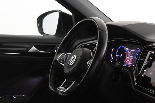 Volkswagen T-Roc 1.5 TSI Sport Business R-Line > Pano.schuif/Beats/Trekhaak/Zwart dak/Keyless/Camera/LED...