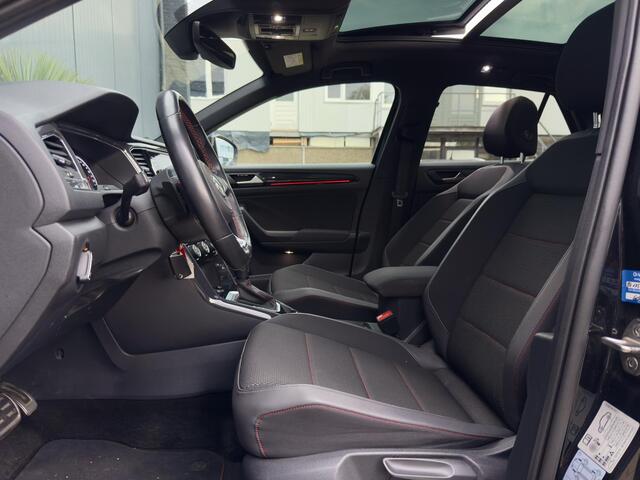 Volkswagen T-Roc 1.5 TSI R-line Trekhaak Pano Automaat ACC Camera