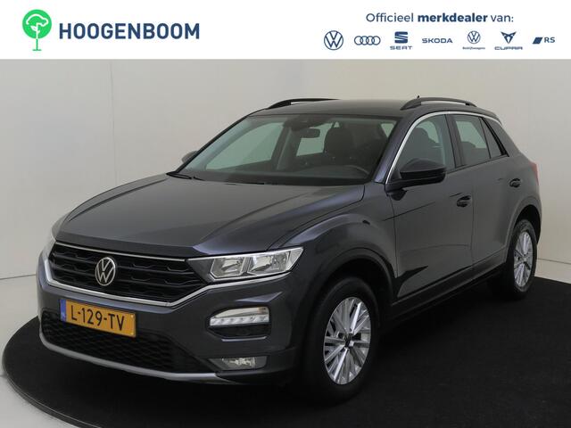 Volkswagen T-Roc 1.5 TSI Style Business | Achteruitrijcamera | Navigatie | Adaptieve cruise control | Draadloze telefoonlader | Airco | CarPlay | Parkeersensoren |