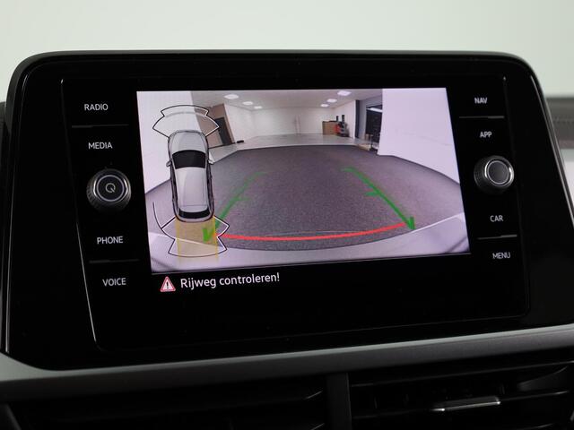 Volkswagen T-Roc Life Edition 1.5 110 kW / 150 pk TSI SUV 7 versn. | Verlengde garantie | Navigatie via App | Parkeersensoren (Park assist) | Achteruitrijcamera | Adaptieve cruise control |