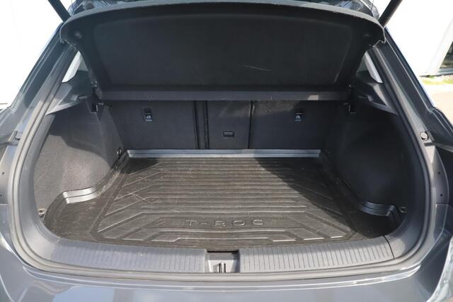 Volkswagen T-Roc 1.0 TSI Style Business 17 inch LMV Navigatie Carplay Android Airco Adaptive Cruise Parkeersensor Elektrische Achterklep