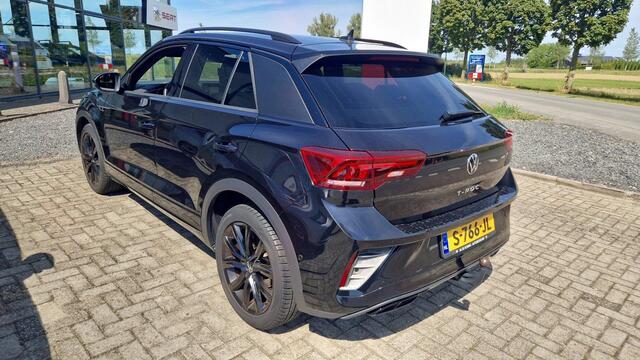 Volkswagen T-Roc 1.5 TSI R-Line Business+ 110KW/150PK DSG, Facelift, R-Line, black style, 18" LMV Grange hill, afneembare trekhaak, digital cockpit pro, park assist, stoelverwarming, stuurwiel verwarming, side assist, travel assist, spiegel pakket, R-Line interieur en R 