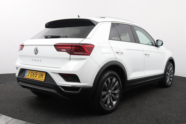 Volkswagen T-Roc 1.5 TSI Sport | Panoramadak | Stoelverwarming | Camera |