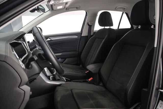 Volkswagen T-Roc Style 1.5 TSI 150pk DSG Automaat Trekhaak, Navigatie, Adaptive cruise control, Parkeersensoren, App connect, Stoelverwarming, LED koplampen