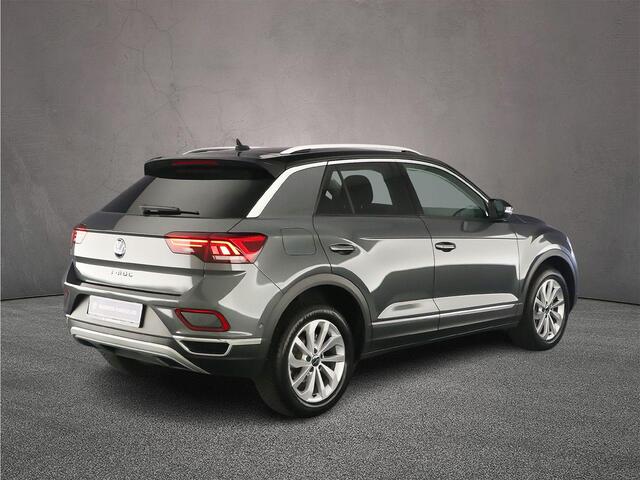Volkswagen T-Roc Style 1.5 TSI 150pk DSG Automaat Trekhaak, Navigatie, Adaptive cruise control, Parkeersensoren, App connect, Stoelverwarming, LED koplampen