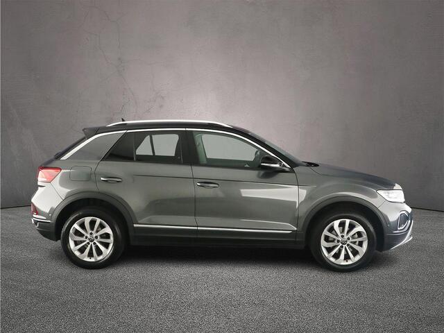 Volkswagen T-Roc Style 1.5 TSI 150pk DSG Automaat Trekhaak, Navigatie, Adaptive cruise control, Parkeersensoren, App connect, Stoelverwarming, LED koplampen