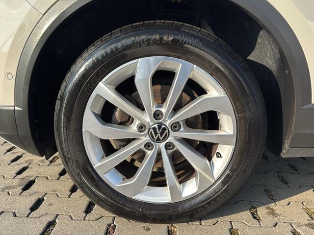 Volkswagen T-Roc 1.5 TSI DSG STYLE PANO-DAK/TREKHAAK/CAMERA/LEDER/MEMORY/BEATS/NAVI