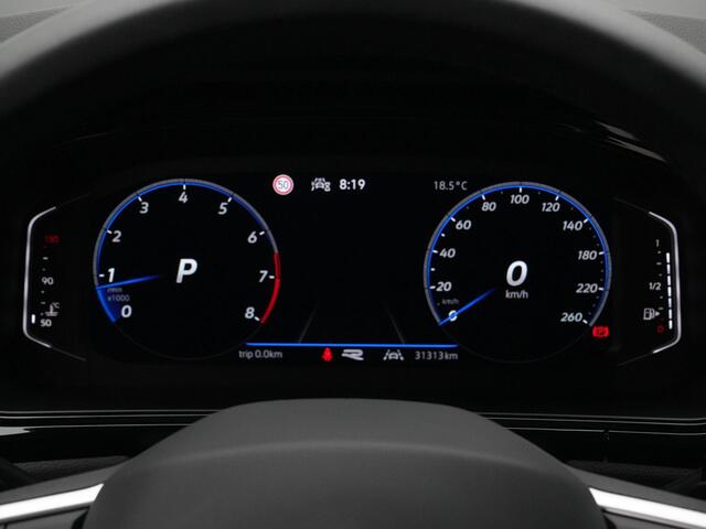 Volkswagen T-Roc 1.5 TSI 150 pk DSG R-Line | Panoramadak | IQ Light | Sportstoelen | Park Assist | Adaptive Cruise | 18 inch