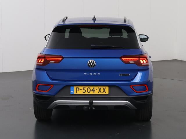 Volkswagen T-Roc 1.5 TSI Life 75 Edition | Trekhaak | LED | Digitaal Dashboard | Navigatie | Camera | Apple CarPlay/Android Auto | DAB | Adaptieve CruiseControl | Climate Control |