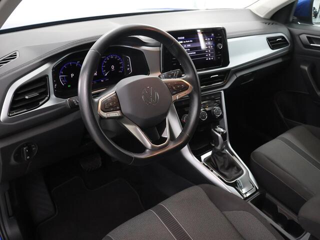 Volkswagen T-Roc 1.5 TSI Life 75 Edition | Trekhaak | LED | Digitaal Dashboard | Navigatie | Camera | Apple CarPlay/Android Auto | DAB | Adaptieve CruiseControl | Climate Control |