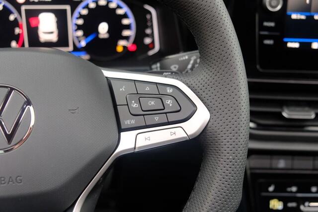 Volkswagen T-Roc 1.5 TSi 150pk DSG R-Line Black Edition | Black Style | App Connect | Panoramadak | Camera | Keyless | Elektrische Achterklep | Matrix LED | Winter Pakket