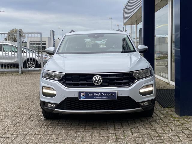 Volkswagen T-Roc 1.0 TSI Style / NL-Auto / Dealer-Onderhouden / 1e-Eigenaar / Adaptieve Cruise-Control / Climate-Control / Apple-Carplay & Android-Auto / Armsteun V+A / DAB Radio-Bluetooth / Navi / PDC V+A / 16'' LMV / ENZ.