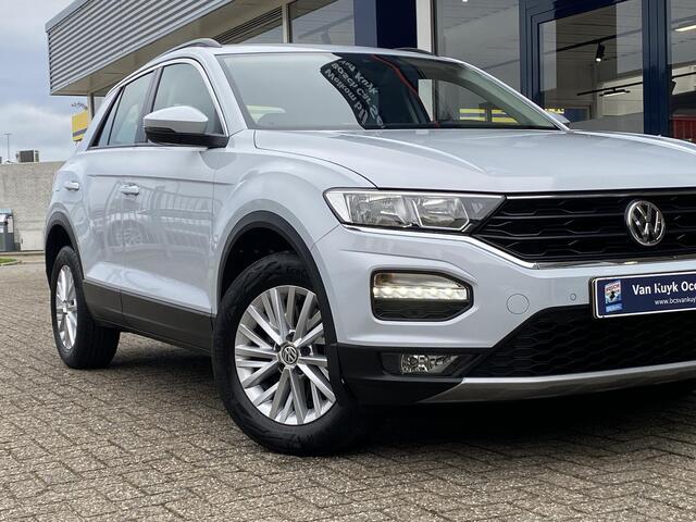 Volkswagen T-Roc 1.0 TSI Style / NL-Auto / Dealer-Onderhouden / 1e-Eigenaar / Adaptieve Cruise-Control / Climate-Control / Apple-Carplay & Android-Auto / Armsteun V+A / DAB Radio-Bluetooth / Navi / PDC V+A / 16'' LMV / ENZ.